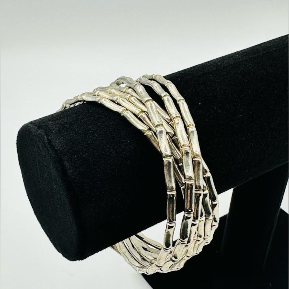 Bangle bracelet
